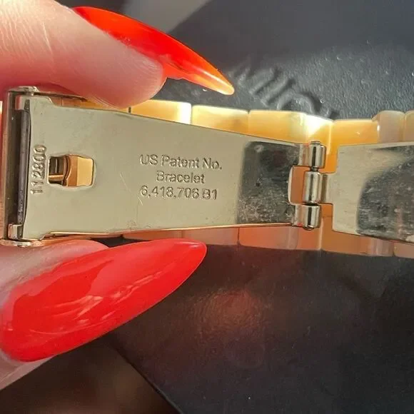 Michael Kors Tortoise Band Watch - Picture 3 of 4